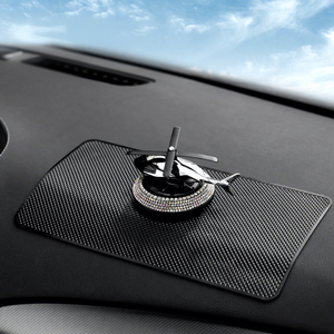 Alfombrilla Antideslizante de Silicona para Tablero de Auto Personalizable Yiju, Porta Perfume Cuadrado, Resistente a Altas Temperaturas, Marca Privada - Product Image 1