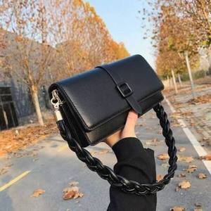 Bolso Tote de Piel Sintética con Estampado de Cocodrilo para Mujer, Cierre de Cremallera, Borlas, Dos Asas, Parte Superior Abierta, para Compras, Todas las Temporadas - Product Image 2