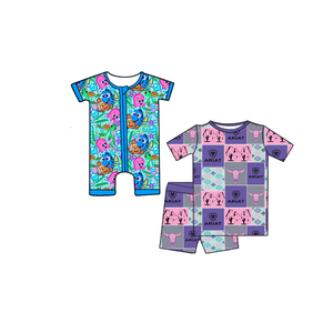 Romper Pendek Bambu Unisex dengan Cetak Kotak-Kotak Biru Merah untuk Hari 4 Juli yang Dapat Disesuaikan, Bernapas, dan Dilengkapi Resleting Dua Arah. - Product Image 2