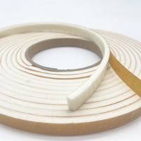 Ruban d'étanchéité en mousse de PVC blanc à faible densité, adhésif acrylique simple face à cellules fermées, coupe-froid pour l'étanchéité du cadre de porte