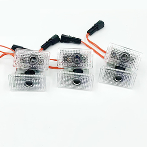 Kit d'éclairage LED Plug & Play pour l'intérieur de Tesla : lampes de bienvenue pour les portes et les pieds, pour automobiles - Product Image 4