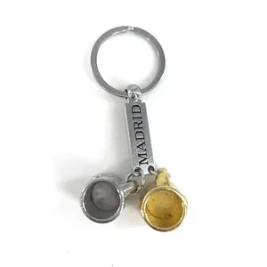 马德里新到信两杯金属定制标志迷你纪念品旅游钥匙链