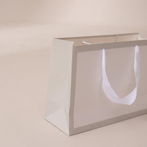 Borsa in cartoncino bianco di alta gamma stile Ins, in cartone avorio riciclabile goffrato, per candele, cornici fotografiche, uso artigianale, negozi di abbigliamento, all'ingrosso - Product Image 4
