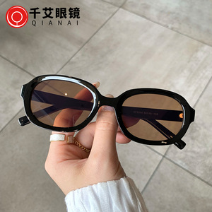 Gafas de Sol Ovaladas Unisex Modernas con Marco de PC Gris, Protección UV400 Tipo 3, Estilo Hip Hop para Club - Product Image 3