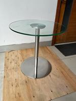 Table haute réglable pour bar, style moderne et épuré, très vendue, avec plateau en verre, idéale pour les pubs et restaurants en extérieur