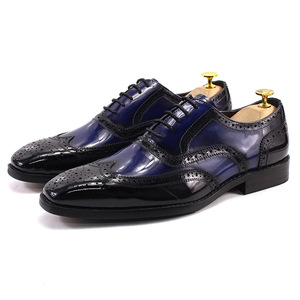 <span class=keywords><strong>Scarpe</strong></span> da <span class=keywords><strong>uomo</strong></span> di fascia alta in pelle verniciata a punta con lacci classici Brogue Oxford abiti da lavoro fatti a mano in pelle di vacchetta - Product Image 6