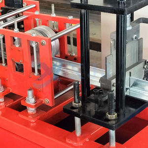 Automático LSF <span class=keywords><strong>C</strong></span> Canal Acero <span class=keywords><strong>Purlin</strong></span> Keel Metal Stud Track Omega Perfil de surco Máquina formadora de rollos - Product Image 4