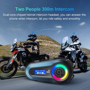 Auriculares Inalámbricos para Casco Popular Look Q08 MAX con Pantalla LCD, Intercomunicador Full Duplex de 300M para 2 Motociclistas - Product Image 3