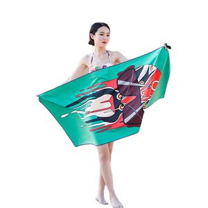 Serviette de plage en microfibre à séchage rapide et légère à impression personnalisée Sustainable Person - Product Image 2