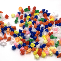 Large gamme de clips automobiles pour voiture Clips automobiles universels en plastique Attaches mixtes de retenue universelles Clip de panneau de garniture en plastique