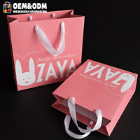 Sacs shopping en papier personnalisés avec poignées en satin, emballage de luxe pour vêtements de boutique, sacs cadeaux recyclables en papier