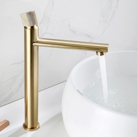 Robinet de lavabo de salle de bain moderne de haute qualité, en laiton, à trou unique, à poignée unique, à montage sur pont, avec fonction eau chaude et froide, valve en céramique
