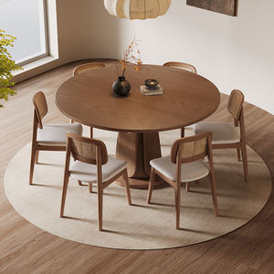 Table à manger ronde en bois massif avec chaises à dossier en rotin, design minimaliste pour petits espaces, ensemble de salle à manger moderne - Product Image 1