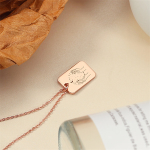 Collar de acero inoxidable chapado en oro para hombre y mujer, colgante rectangular liso con frase grabada personalizada, joyería - Product Image 5