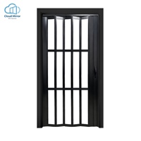 Fenêtre pliante minimaliste en aluminium noir, grande ventilation, vue vers l'extérieur, taille personnalisée non standard pour les marchés étrangers