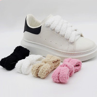 Olian 15mm Blanc Plat Moelleux Lacets 1.5CM Large Lacet En Peluche 60-160cm Coloré Doux Fuzzy Lacets