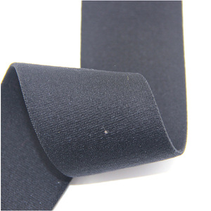 Xinda Bán Buôn Polyester Đen 100Mm Đàn Hồi <span class=keywords><strong>Webbing</strong></span> Ban Nhạc <span class=keywords><strong>4</strong></span> Inch Rộng Phẳng Dệt Nặng Ban Nhạc Đàn Hồi Cuộn Cho Thăng Hoa Quần Áo - Product Image 2