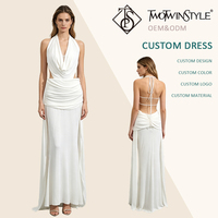 Robe longue chic blanche à col licou et découpes pour femme, dos nu, froncée, idéale pour les soirées, les occasions formelles et les invitées de mariage