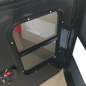 <span class=keywords><strong>ประตู</strong></span>รถพ่วงแคมป์ปิ้งขนาด 700*900 มม. พร้อมหน้าต่างบานเลื่อนแบบเปิดได้และมุ้งกันแมลง - Product Image 5