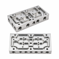 Bloc de distribution de liquide de refroidissement en aluminium 6061, canaux multi-ports, usinage CNC de haute précision pour petites pièces sur mesure