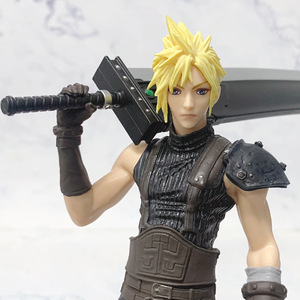 Statuetta di Cloud Strife dal Remake di <span class=keywords><strong>Final</strong></span> <span class=keywords><strong>Fantasy</strong></span> VII, Modellino del Guerriero di Genshin Impact - Product Image 3