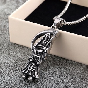 Pendentif Grim Reaper en acier inoxydable, collier unisexe, design squelette, thème géométrique asymétrique, bijou cadeau, accessoire de mode - Product Image 4