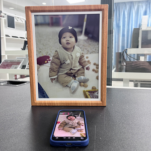 กรอบรูปไม้พร้อมจอแสดงผล E-Ink ขนาด 13.3 นิ้ว รองรับ NFC Spectra 6 Epaper ป้ายดิจิตอลอัจฉริยะสำหรับใช้ภายในอาคาร เหมาะสำหรับร้านค้าปลีก มาตรฐาน IP65 กรอบรูป E-Ink - Product Image 1