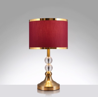 Lampe de table LED en cristal simple et luxueuse, design moderne, à intensité variable, décorative pour hôtel, chambre à coucher, chevet