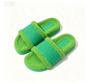 Pantoufles d'été pour femmes en fausse fourrure pelucheuse, à brides croisées, bout ouvert, talon plat, à enfiler, en tissu PU, avec boucle, couleur unie - Product Image 4