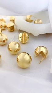 Xinfly Joyería al por Mayor, Aretes Minimalistas Pequeños de Oro de 18K con Forma de Bola, Aretes de Moda para Mujer - Product Image 2
