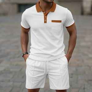 Conjunto de Camiseta Polo y Pantalones Cortos para Hombre, Tejido de Punto Crema, Poliéster/Algodón, Sin Costuras, Color Sólido, Transpirable, Estilo Casual para Otoño, con Ribete Marrón - Product Image 2