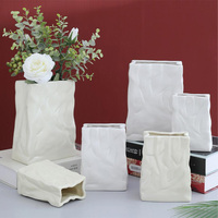 Vase en céramique blanche Style minimaliste Usine Sac en papier froissé Vase Pot de fleur en céramique
