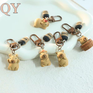 QY น่ารักเรซิ่น capybara พวงกุญแจ Kawaii สัตว์กระเป๋าเสน่ห์กระเป๋าเป้สะพายหลังจี้ของขวัญสำหรับผู้หญิงสาวๆเพื่อนขายส่ง - Product Image 2