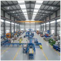 Machine de fabrication de panneaux composites pour toitures et murs, ligne de production de panneaux sandwich en polyuréthane