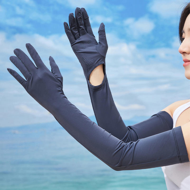 สีเทาเข้ม