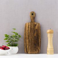 Planche à découper en bois de chêne avec poignée en laiton, plateau de service en bois pour la préparation des aliments, la charcuterie et les desserts