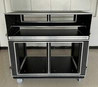 Système de sonorisation FOH, rack de travail, flight case pour système d'amplification audio avec table pour clavier