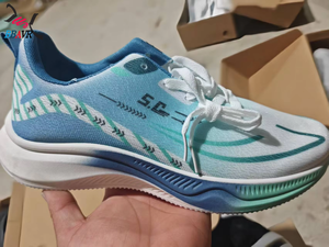 Zapatillas Deportivas Unisex de Malla, Calzado Casual con Parte Superior de PU, Entresuela y Suela de PVC, Venta al Por Mayor en Fujian - Product Image 5