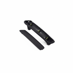 Manija y Cubierta de Puerta Delantera Derecha Negra 3B0867180A, Importada, para VW 97-05 - Product Image 2