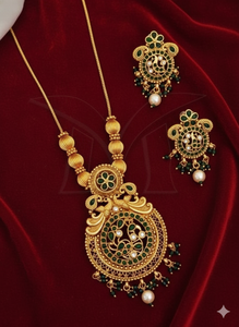 Ensemble de pendentifs Kemp en bijouterie antique de qualité supérieure, poli or brillant, pour les fêtes, les mariages et les événements spéciaux - Product Image 6