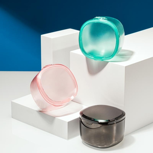 กล่องยึดฟันปลอมพลาสติกใส่ของแบบมองไม่เห็นโลโก้ที่กำหนดเอง - Product Image 3