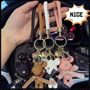 Porte-clés QY mignon en forme d'ours 3D avec bracelet tressé et nœud en ruban, pendentif ours en peluche, cadeau souvenir - Product Image 5