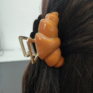 Pince à cheveux simple en métal irrégulier, couleur unie, style corne de vache, pince requin pour chignon - Product Image 2