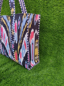 Bolso de mano de algodón 100% acolchado bohemio hecho a mano, bolso de compras resistente con diseño Floral reversible ecológico y sostenible - Product Image 2