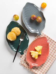 Assiette créative en feuille de banane, macarons pour restaurant hôtel, vaisselle en céramique, vaisselle belle assiette Unique - Product Image 3