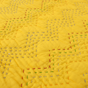 Couverture Kantha en coton solide indien fait main de qualité supérieure, zig zag, douce et confortable, literie d'hiver en provenance d'Inde - Product Image 1