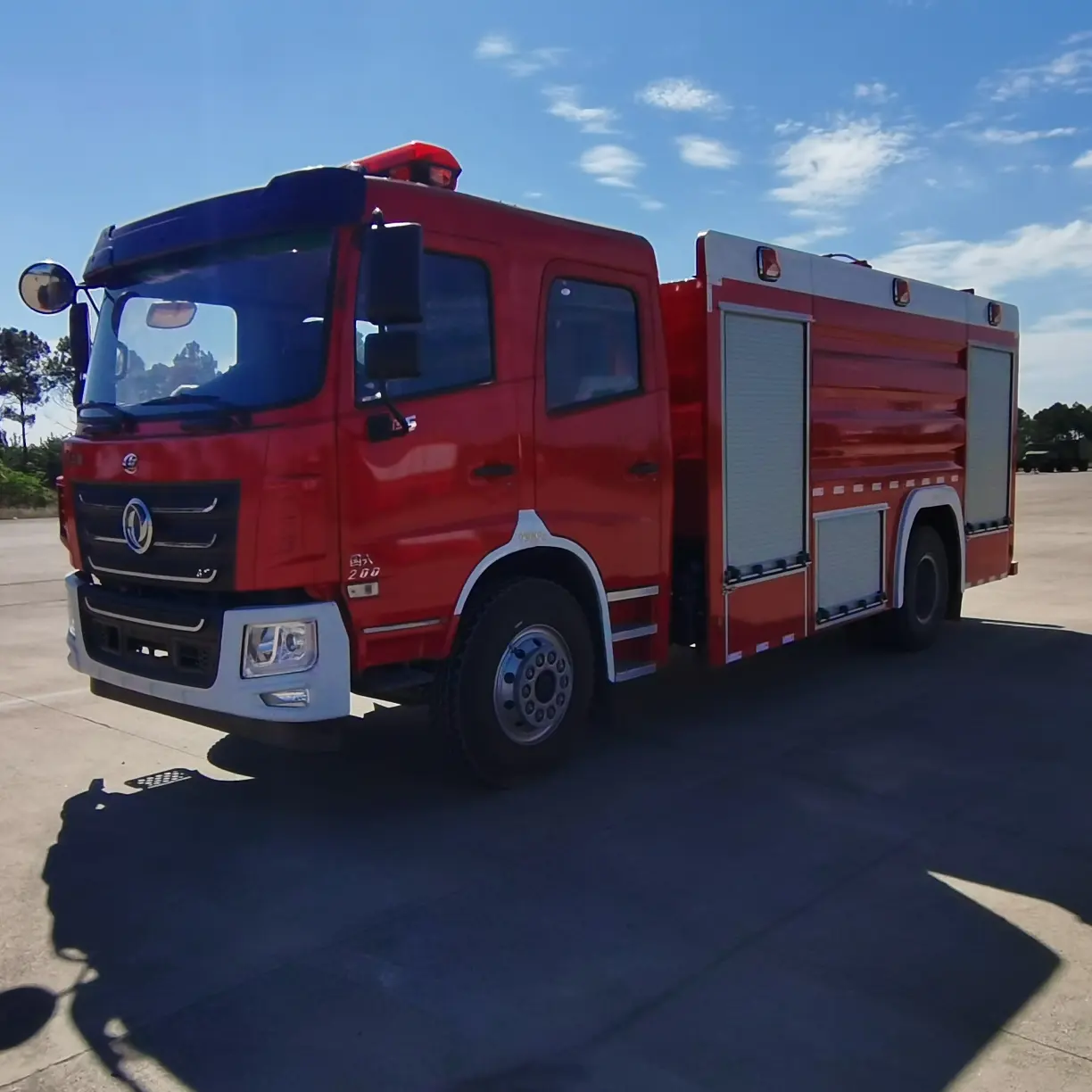 Caminhão De Bombeiros De Tanque De Água De Alta Qualidade Feito em China com Caminhão De Bombeiros De Tanque De Água De Alta Qualidade 4x2 Drive Wheel