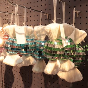 Southpeak Luxurious Candy Shape Christmas Hanging Ornaments with Mini <b>Mirror</b> and Disco Ball Design High Quality Plastic - Product Image 2