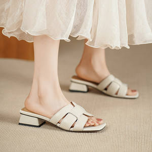 Sandalias de Verano, Estilo Nuevo, de Cuero, Cómodas, Sencillas, Suaves, con Punta Cuadrada, Tacón Bajo y Grueso, Impermeables - Product Image 3