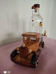 Dispensador de <span class=keywords><strong>Whisky</strong></span> Vintage con Base de Camión Antiguo de Madera y <span class=keywords><strong>Dos</strong></span> Decantadores de Vidrio para Entusiastas de Autos, Bar en Casa y Regalo - Product Image 5